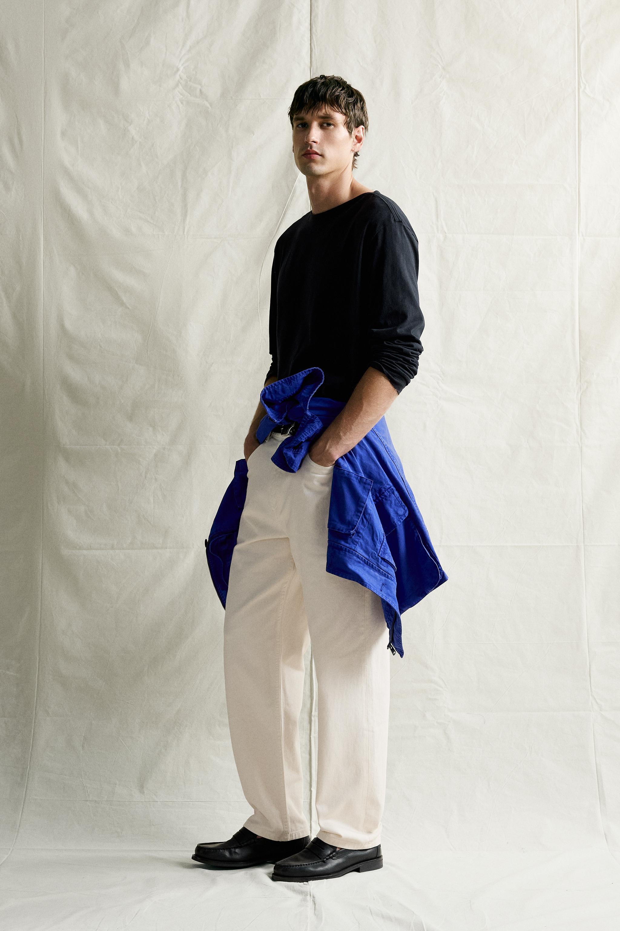 RELAXED FIT WASHED JEANS